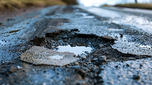 Подробное руководство по использованию горячей асфальтобетонной смеси для ремонта выбоин